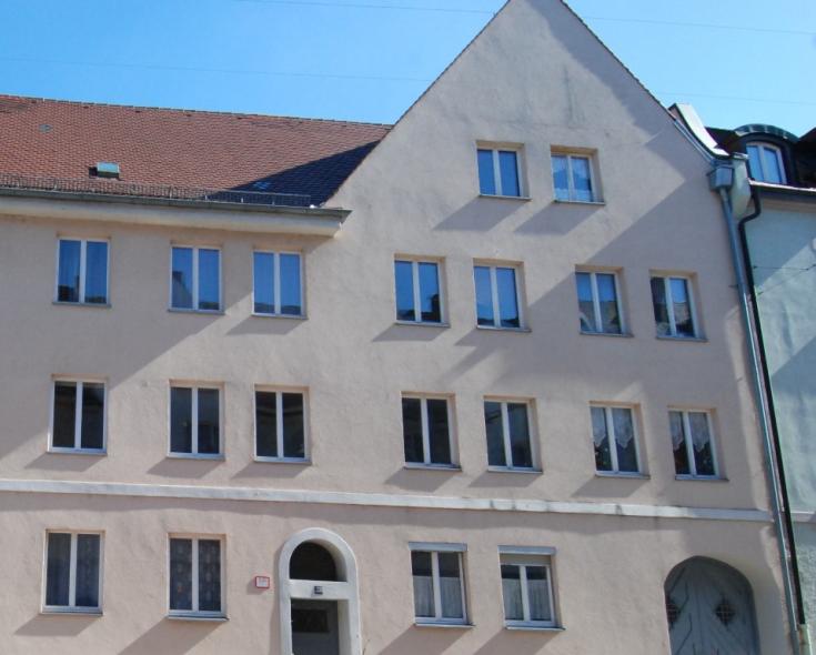 Denkmalfenster PaXretro58 aus Eukalyptus in Wohnanlage aus den 1920ern in Ulm vorher