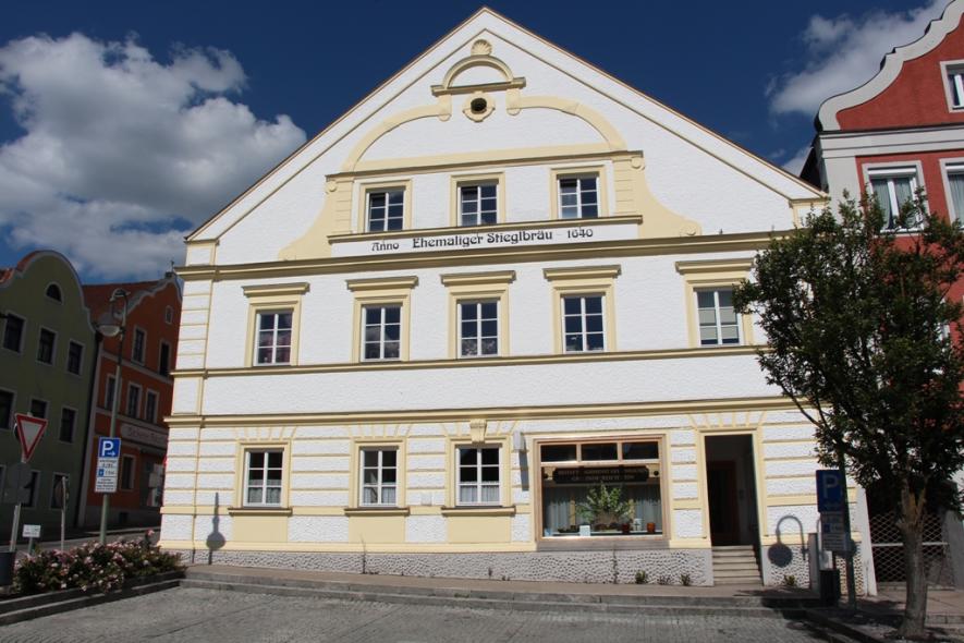 PaXretro58 Denkmalschutzfenster für ehemaligen Stieglbräu in Geisenhausen