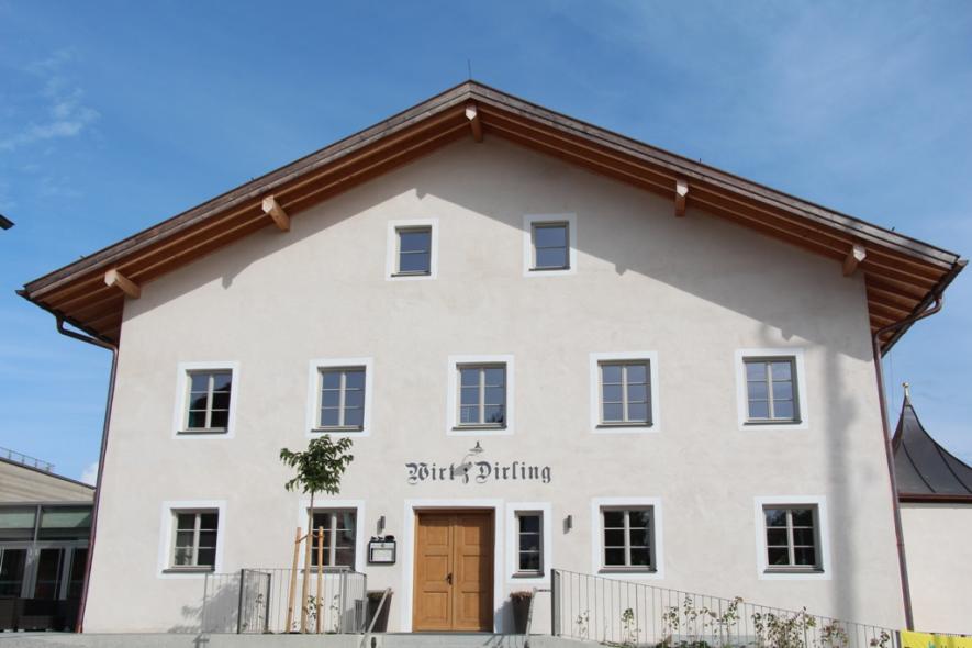 Denkmalfenster PaXretro68 aus Lärche für Gasthof in Tyrlaching