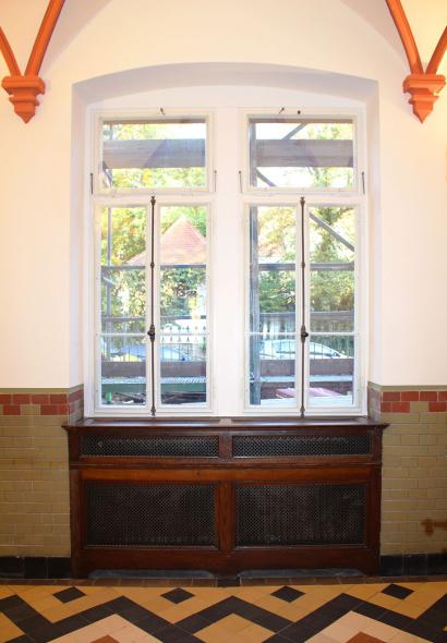 PaXpur58 aus Eukalyptus für neogotisches Feierabendhaus in Darmstadt Innenansicht