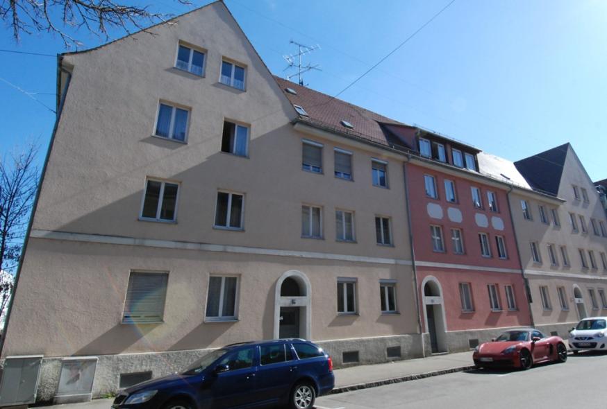 Denkmalfenster PaXretro58 aus Eukalyptus in Wohnanlage aus den 1920ern in Ulm vorher