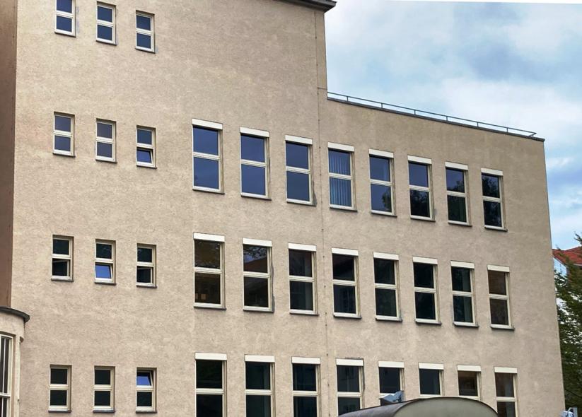 PaXcontur78 aus Kiefer für neoklassizistischen Bau in Berlin