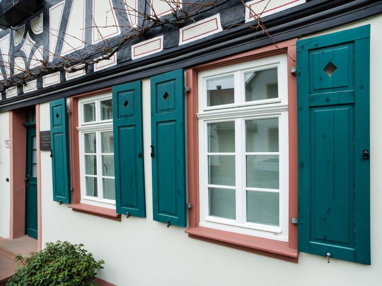 PaXretro58 aus Lärche für Fachwerkgebäude in Hochheim Nahaufnahme