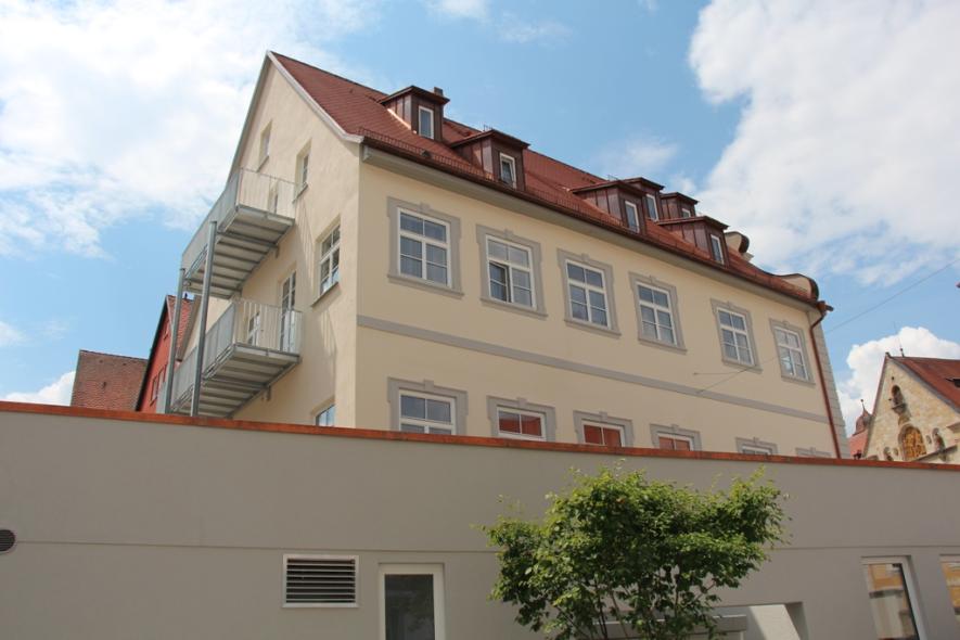 PaXretro68 Fenster aus Fichte für Stiftsherrenhaus in Ellwangen