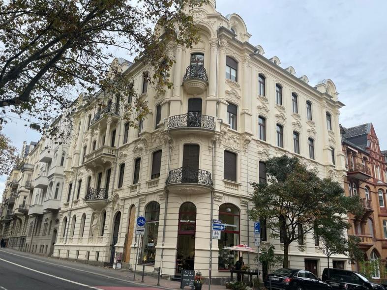 Haustür mit Rundbogen in Wiesbaden 