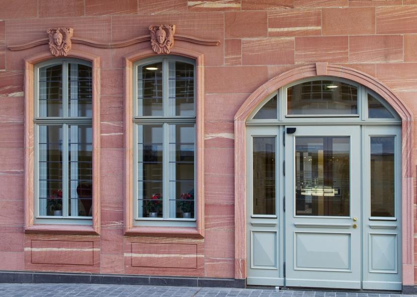 Haus- und Ladentüren in Frankfurt am Main