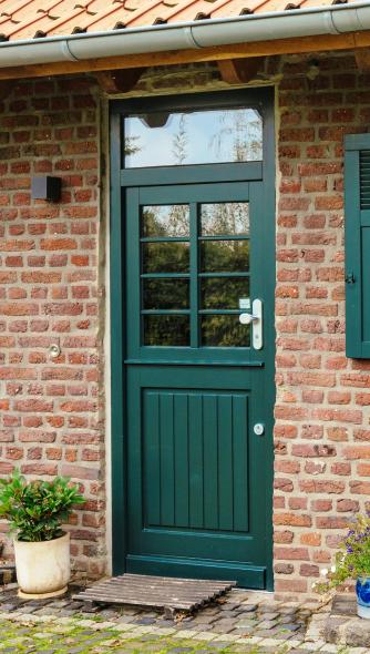 Holz-Haustür mit Lichtausschnitt in Viersen