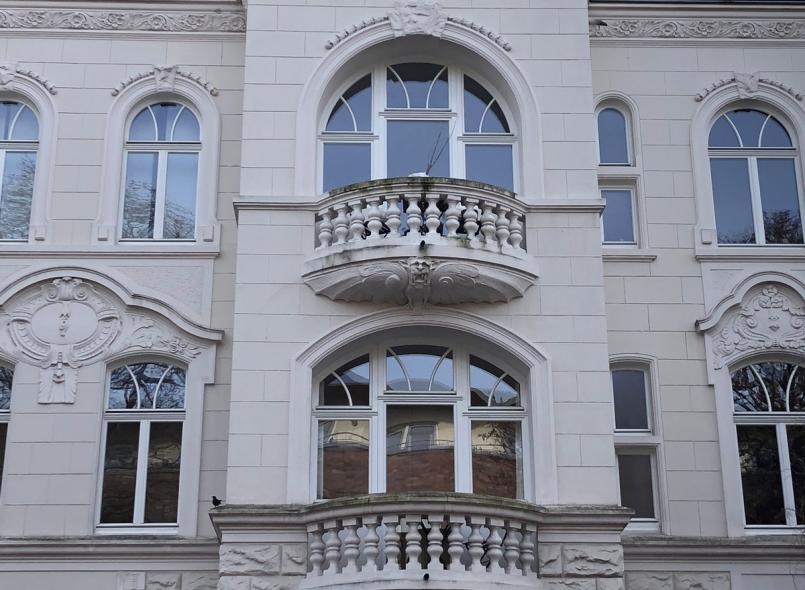 PaXcontur68 aus Eukalyptus für gründerzeitliches Mehrfamilienhaus in Köln 