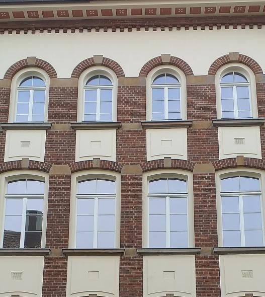 PaXcontur68 aus Eukalyptus für Schule in Solingen