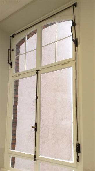 PaXcontur68 aus Eukalyptus für Schule in Solingen Innenansicht