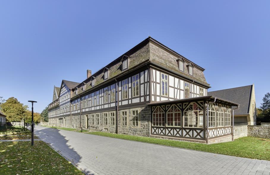 Kloster in Loccum mit PaXcontur68 mit Innenvorfenstern