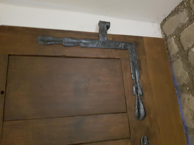 Haus- und Brettertür für Fachwerkhaus in Ulm Detailaufnahme