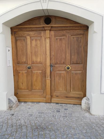 Haus- und Brettertür für Fachwerkhaus in Ulm 