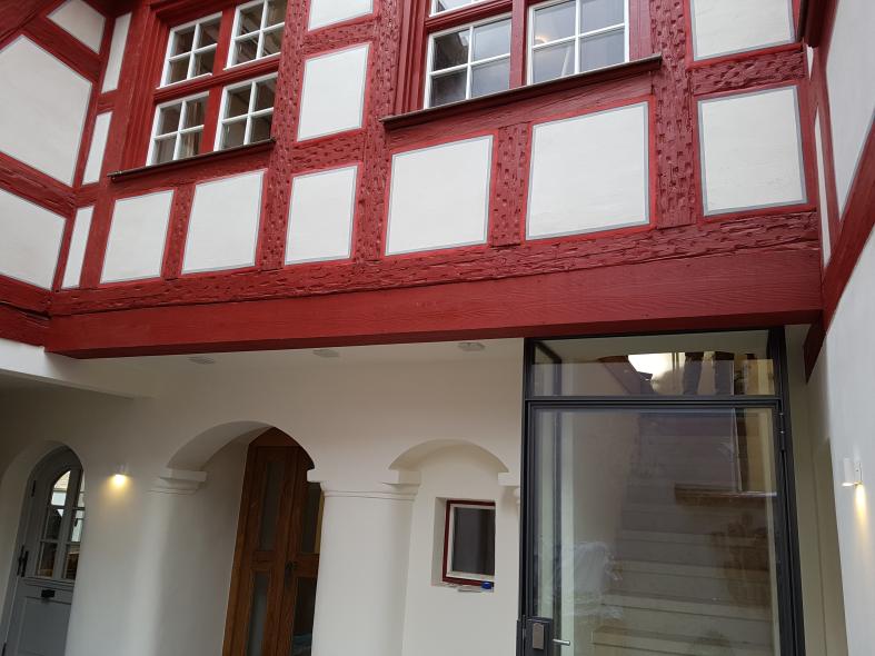 Haus- und Brettertür für Fachwerkhaus in Ulm 