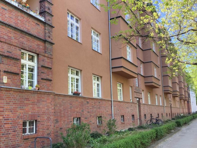 PaX-Kastenfenster aus Kiefer in Berliner Wohnanlage