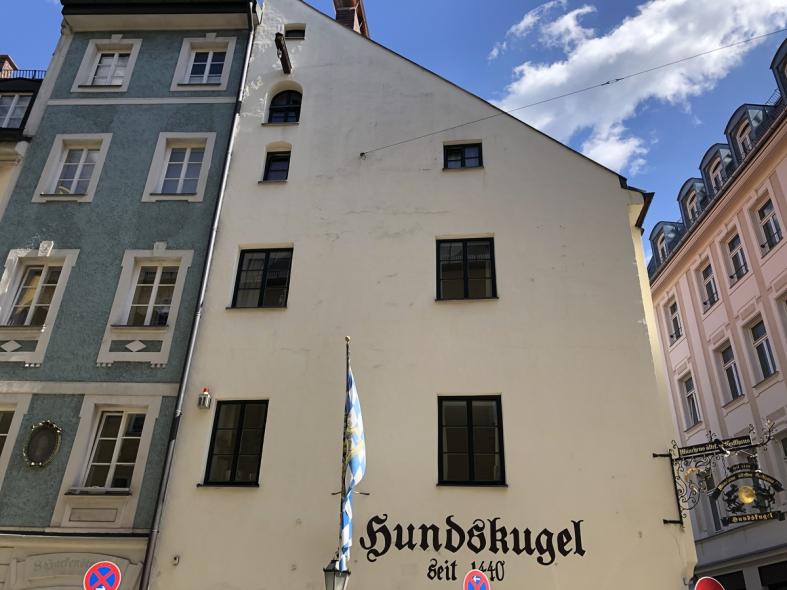 PaXretro58 aus Eiche für Gaststätte in München