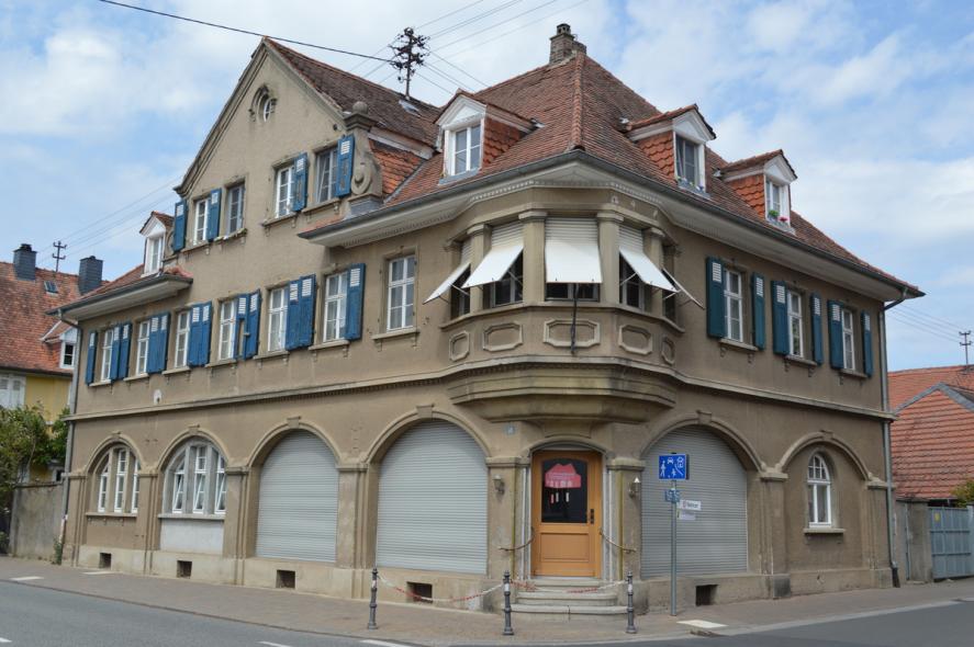 PaXretro58 aus Kiefer für Eckgebäude in Denkmalzone Waldalgesheim