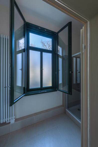 PaXretro68 aus Eukalyptus für Wohngebäude mit Gaststätte in Esslingen Innenvorfenster