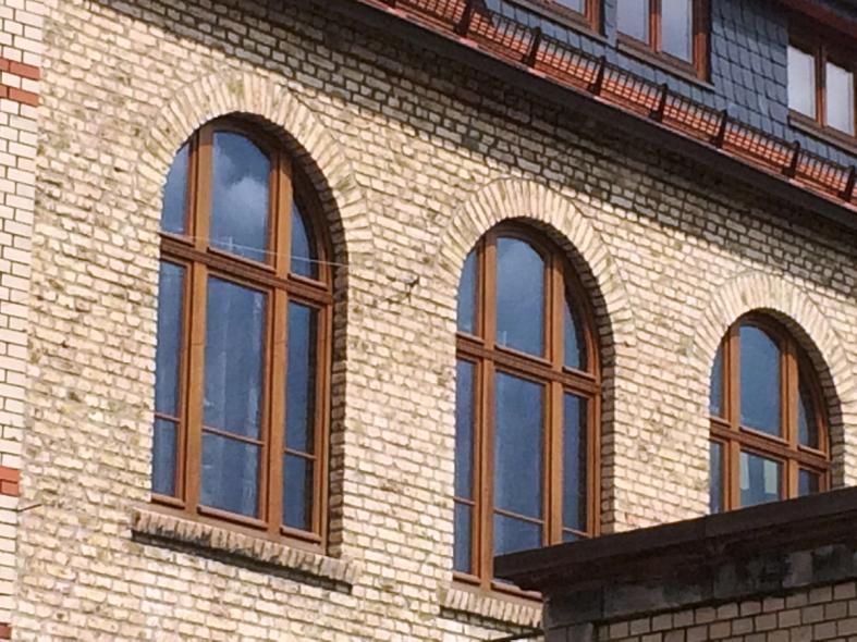 PaXretro68 aus Eukalyptus für Hofanlage in Flörsheim Nahaufnahme