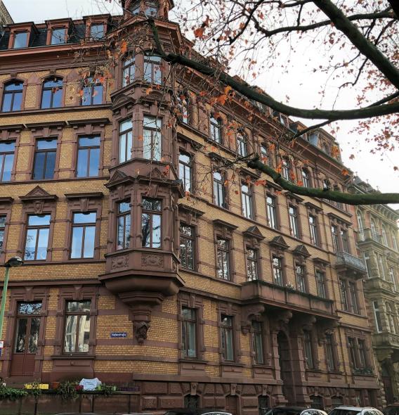 PaXretro68 aus Eukalyptus für Jahrhundertwende-Zeilen-Eckwohnhaus in Mainz 