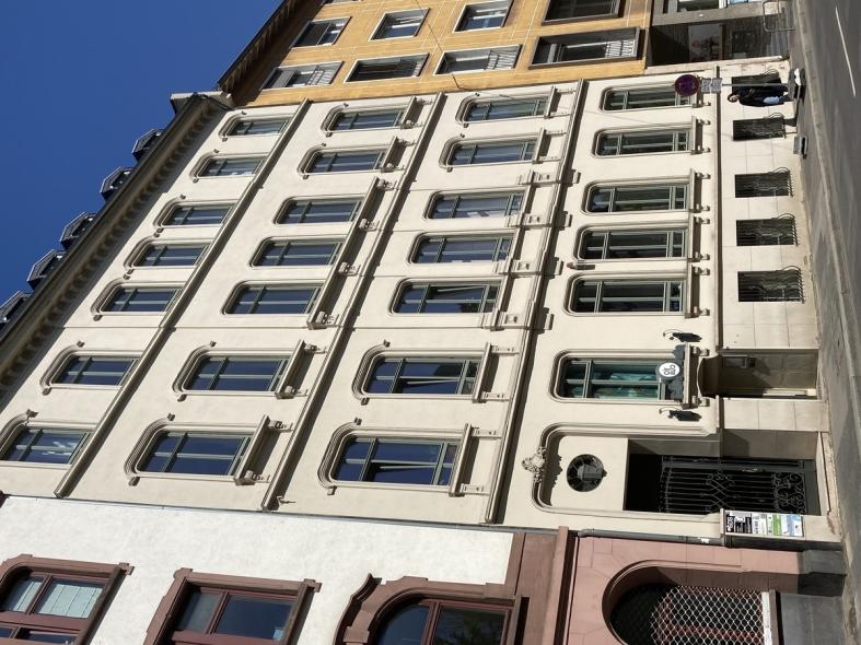 PaXretro68 aus Eukalyptus für nobles Mietshaus in Frankfurt