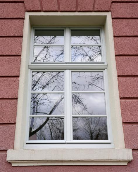 Ehemalige Kaserne in Frankfurt Höchst mit PaXretro68 aus Kiefer Nahaufnahme