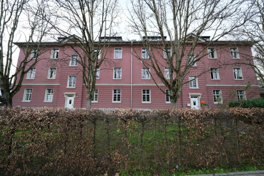 Ehemalige Kaserne in Frankfurt Höchst mit PaXretro68 aus Kiefer 