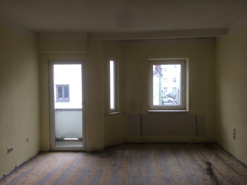 PaXretro68 aus Kiefer für ehemaliges Stadtbauernhaus in Schongau Innenansicht vorher 