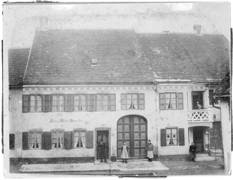 PaXretro68 aus Kiefer für ehemaliges Stadtbauernhaus in Schongau historisches Bild