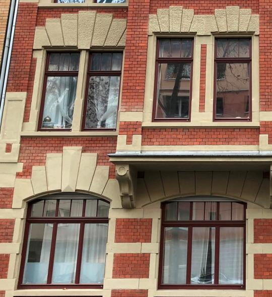 PaXretro68 aus Kiefer und Haustür für Jahrhundertwendegebäude in Mainz Nahaufnahme nachher