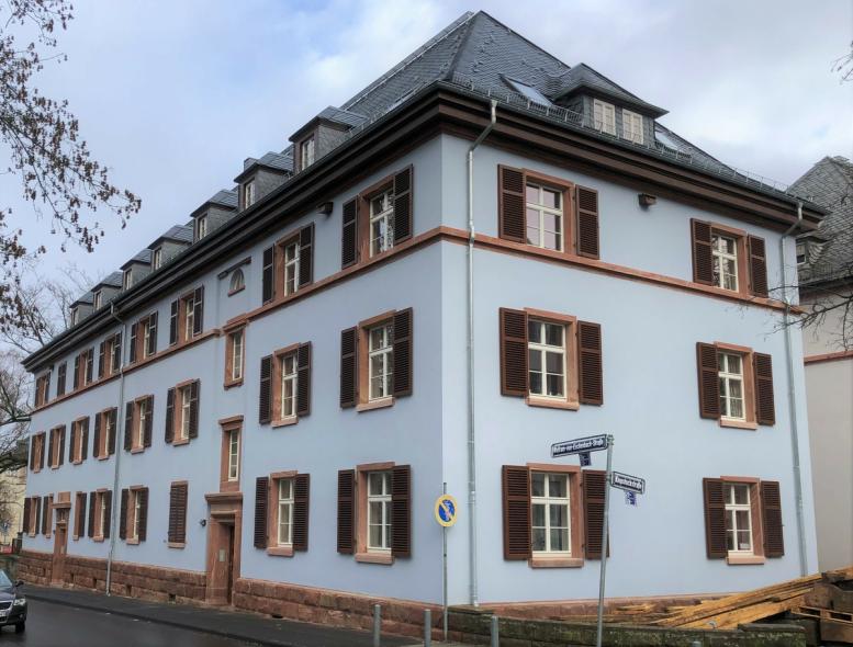 PaXretro68 aus Kiefer für Mehrfamilienhaus in Wiesbaden