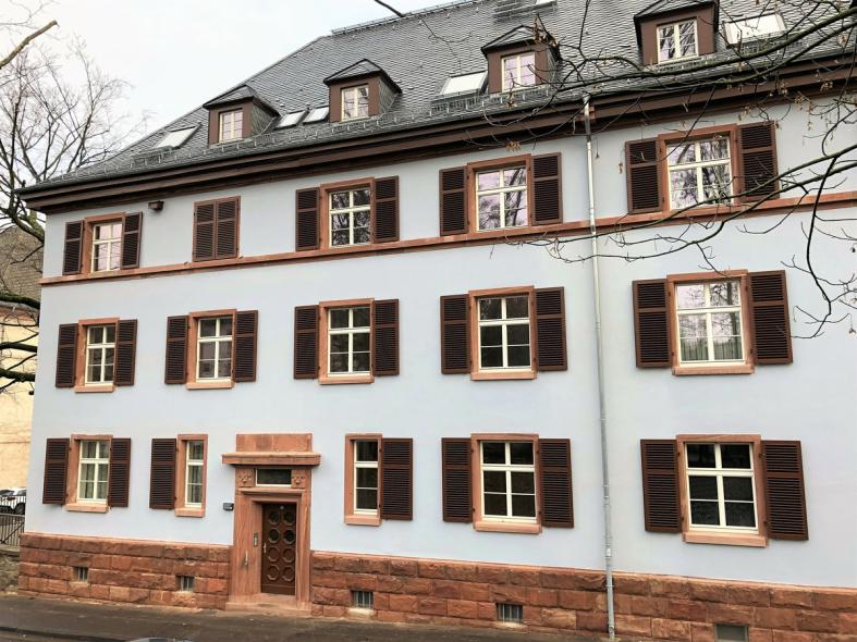 PaXretro68 aus Kiefer für Mehrfamilienhaus in Wiesbaden