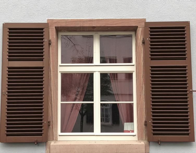 PaXretro68 aus Kiefer für Mehrfamilienhaus in Wiesbaden Nahaufnahme