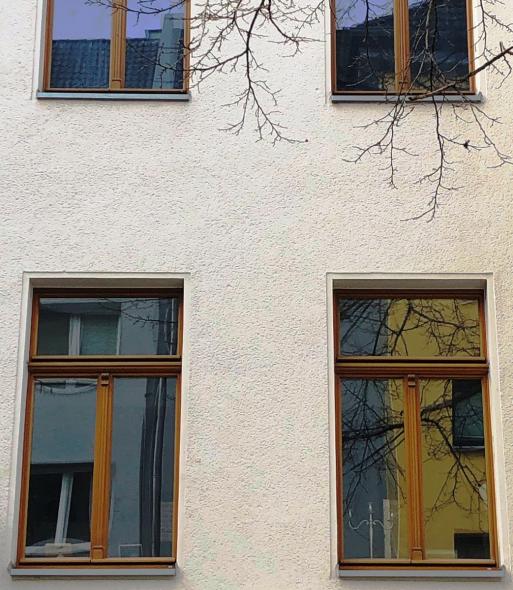 PaXretro78 aus Eukalyptus für Jahrhundertwende- Wohn- und Geschäftshaus in Köln Nahaufnahme