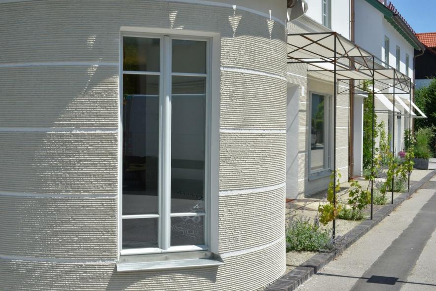 Denkmalgerechte PaXpur68 Fenster in Wohn- und Geschäftshaus in Utting am Ammersee Nahaufnahme Turm