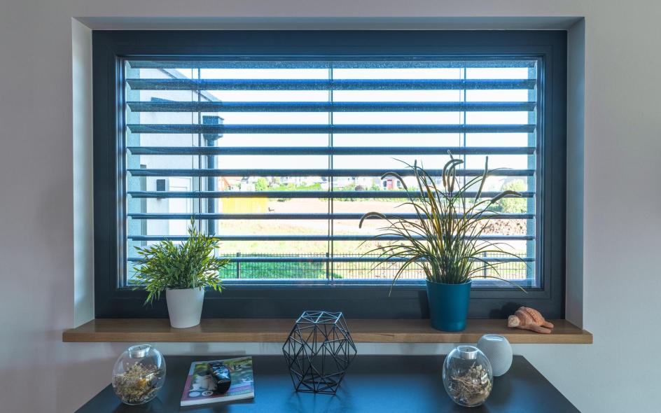 Küchenfenster von PaX mit Raffstore-Jalousie