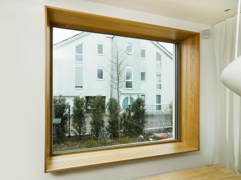 Sitzfenster aus Holz-Aluminium in Hochheimer Neubau Wohnhaus