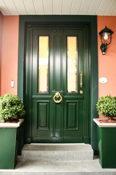 Tannengrüne  PaX-Haustür von Reklar